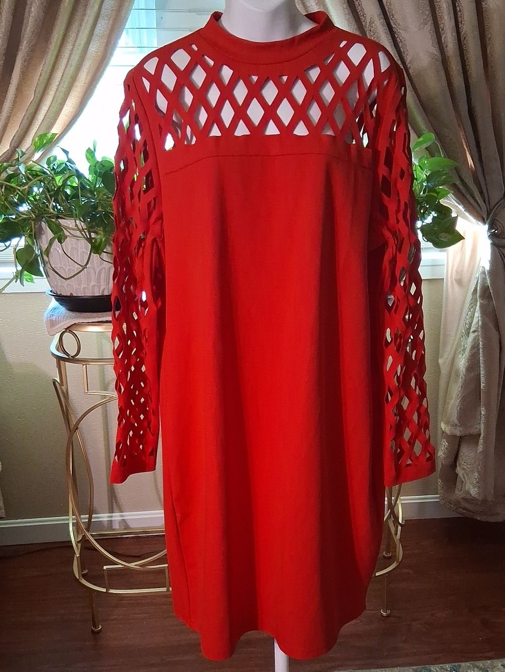Red Lattice Sleeve Shift Dress